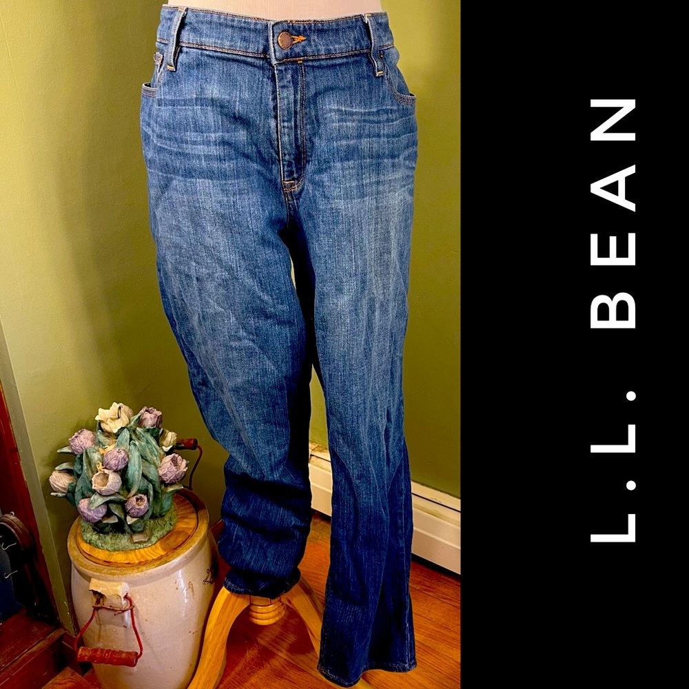 L.L. Bean Women's Straight Leg Jeans - Medium Blue Wash